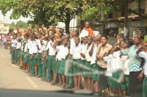 School-kids-on-the-street-for-Ojukwu