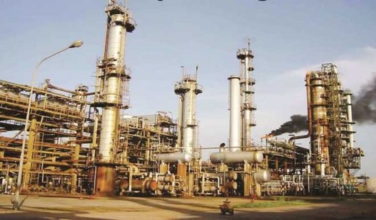 Biafra_Refinery24